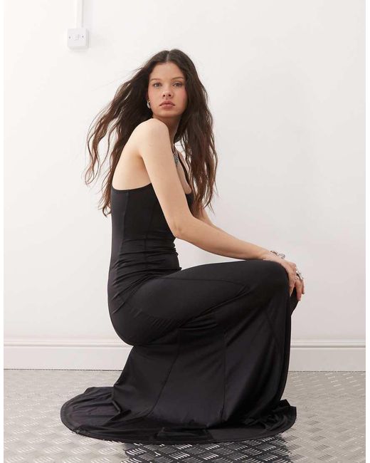Weekday Maxi Jurk Met Zeemeerminzoom in het Natural