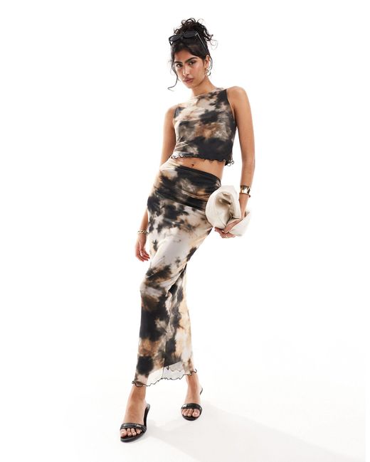 Falda midi con estampado abstracto tie dye New Look de color Metallic