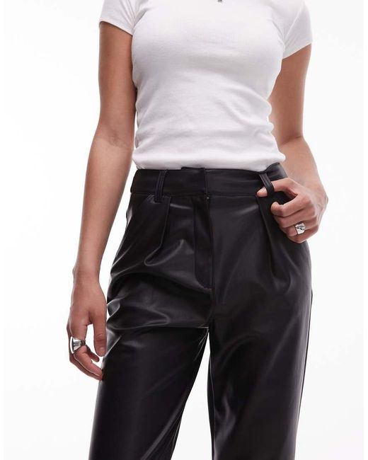 Pantalones Negros Con Pinzas De Cuero Sintético De TOPSHOP de color Black
