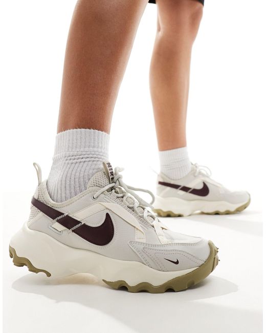 Nike White Tc 7900 Sneakers