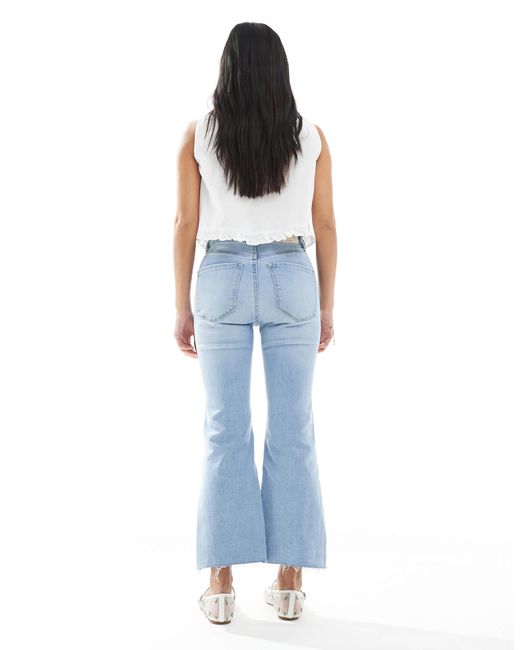 Stradivarius Blue Petite – d78 – verkürzte, ausgestellte jeans