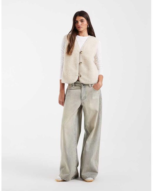 Chaleco Teddy Boxy En -Blanco Vero Moda de color Natural