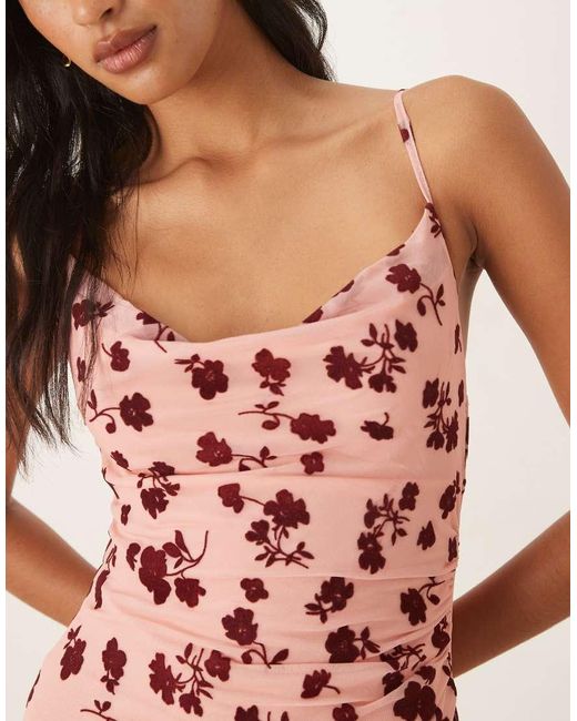 ASOS Maxi Jurk Met Mesh, Diepuitgesneden Gedrapeerde Halslijn En Bloemenprint in het Pink