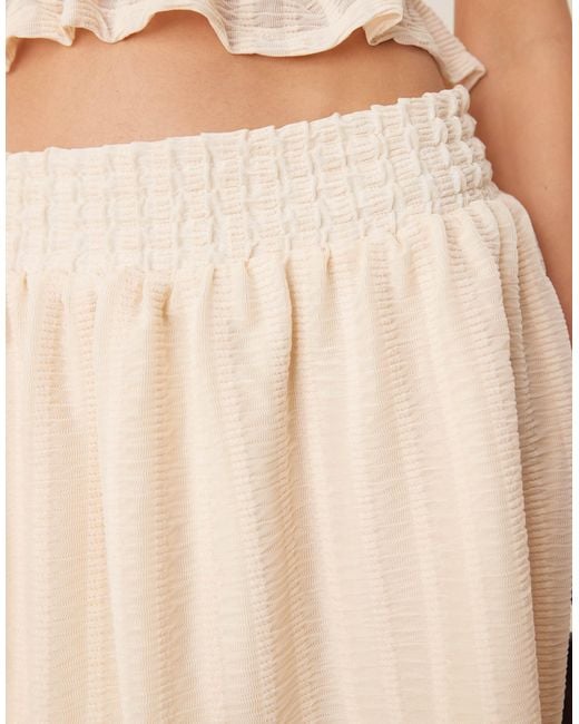 ASOS Natural – cremeer minirock im strukturdesign mit rüschen und zipfelsaum, kombiteil