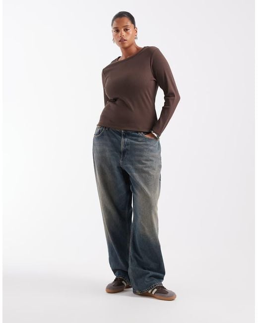 Curve ONLY de color Brown