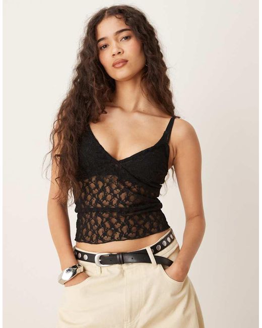Top De Tirantes De Encaje De ASOS de color Black