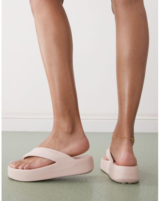 CROCSTM Natural – getaway – zehenstegsandalen