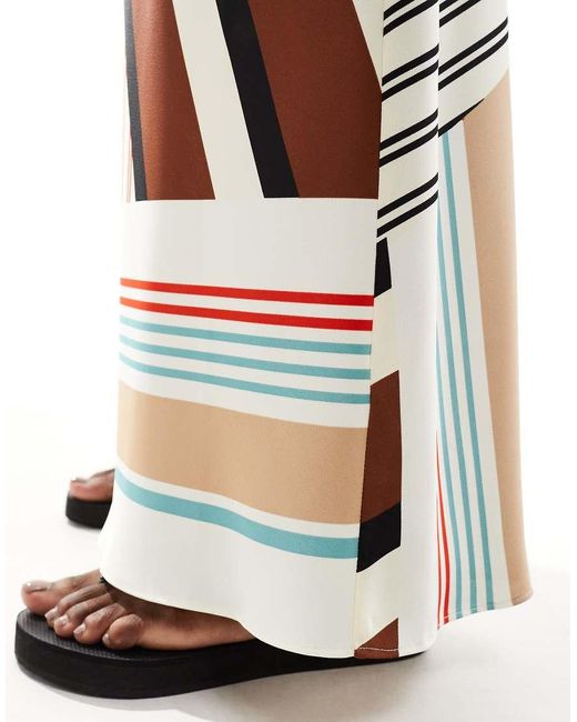 Gonna Lunga Taglio Sbieco di ASOS in White