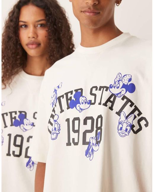 Camiseta Color Piedra De Corte Cuadrado Extragrande Con Estampado De Mickey Mouse Y Sus Amigos De Disney De -Neutro ASOS de color Natural