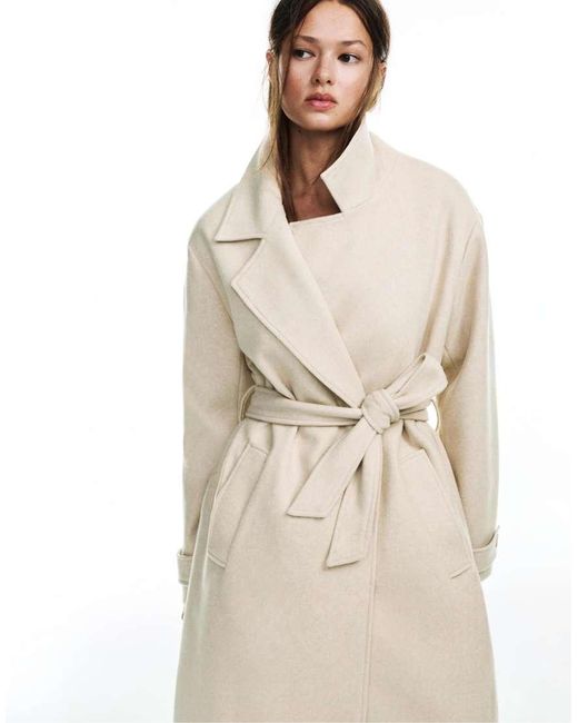 Cappotto Lungo Testurizzato di Pull&Bear in White