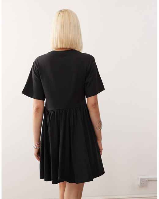 Noisy May Black – minikleid aus em jersey mit weitem rock und tiefer taille