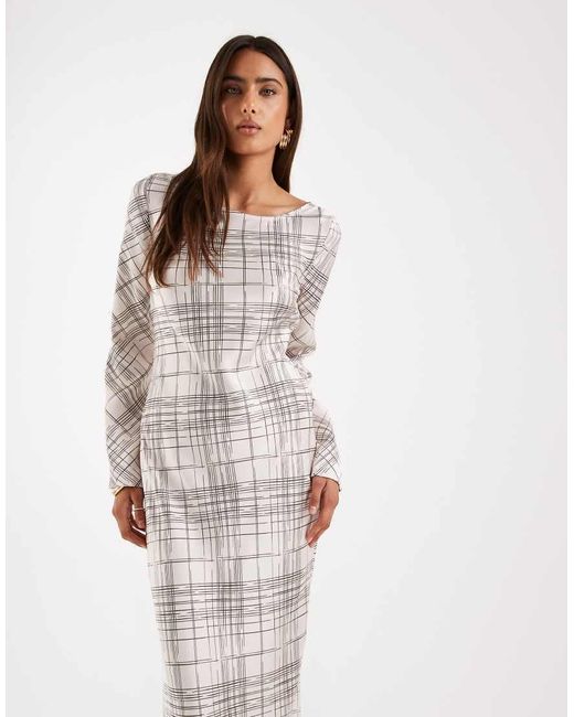 4th & Reckless White Scoop Tie Detail Back Maxi Dress