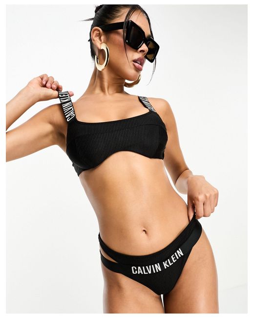 Intense power - slip bikini stile perizoma a coste di Calvin Klein in Black