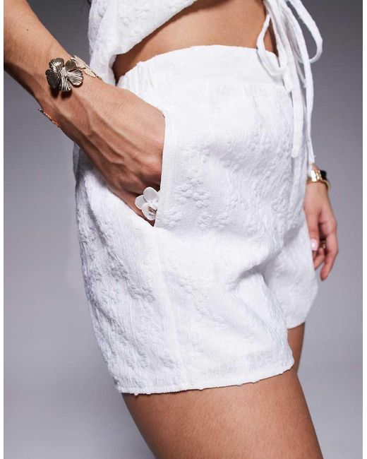 Missy Empire White Embroidered Floral High Waist Shorts Co-Ord
