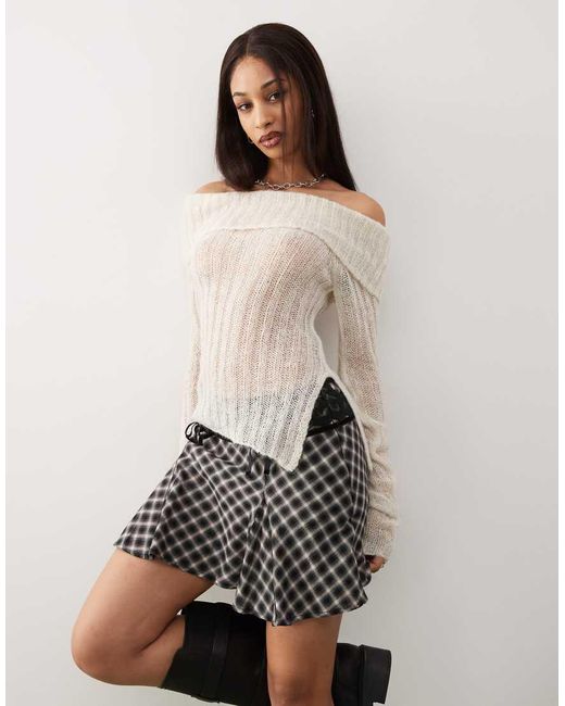 Top A Maniche Lunghe Chiaro di Monki in Natural