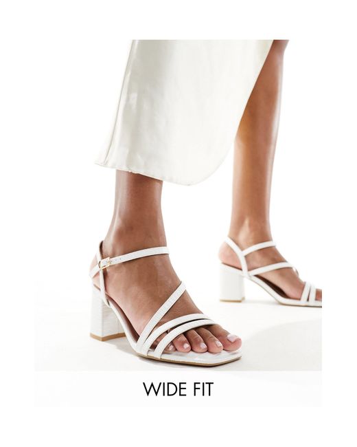 Sandales à talon carré avec brides multiples New Look en coloris White