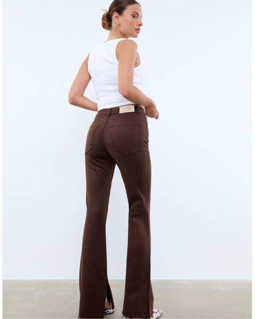 D74 di Stradivarius in Brown