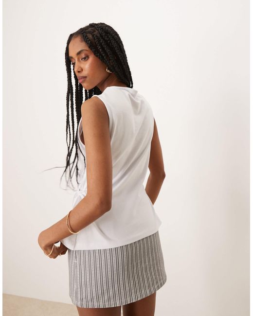 ASOS White – ärmelloses, tailliertes t-shirt
