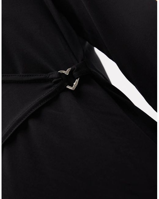 Top Elegante Con Cuello De Pico Y Detalle De Hebilla De Punto Liso De (Parte De Un Conjunto) Résumé de color Black