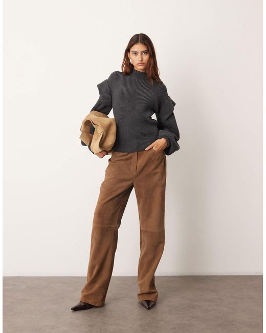 Pull sculpté en maille travaillée avec détail aux épaules - anthracite ARRANGE en coloris Brown