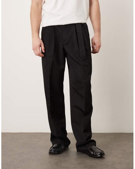 Pantalones De Vestir Negros De Pernera Ancha Con Pinzas Dobles Y Detalle De Cinturón De ASOS de hombre de color Black