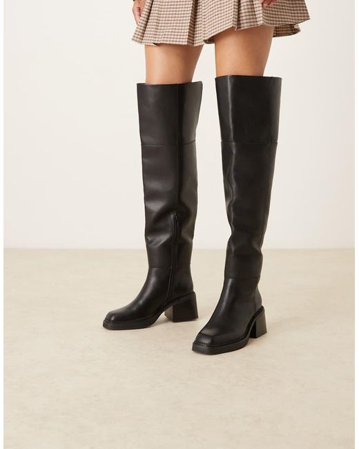 Botas Por Encima De La Rodilla Negras Con Suela Gruesa Kilian De ASOS de color Natural