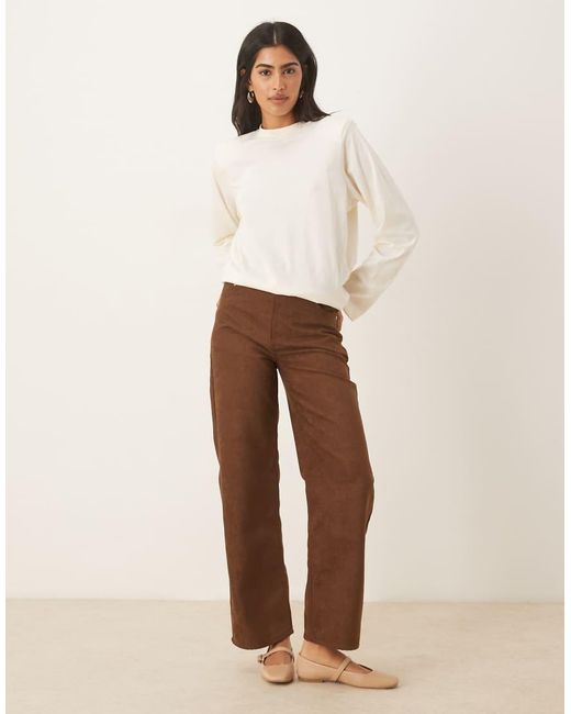 ASOS T-Shirt Met Hoge Ronde Hals, Lange Mouwen En Schoudervullingen in het Natural