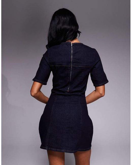 ASOS Getailleerde Denim Mini Jurk Met Structuur En Donkere Wassing in het Blue