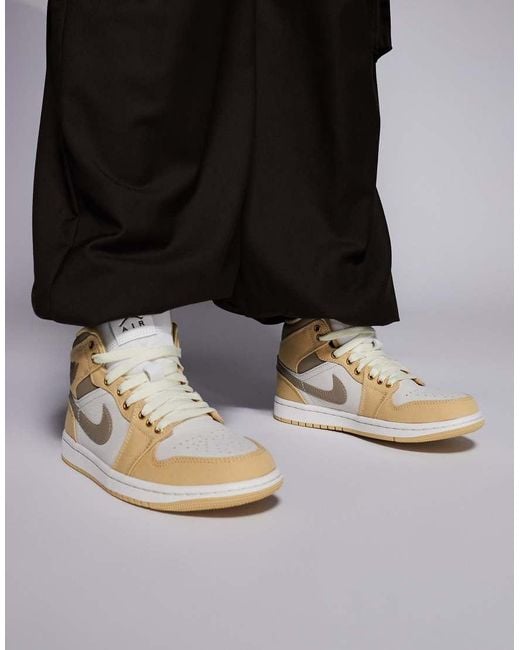 Nike di Nike in Metallic