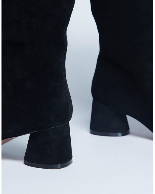Thea - bottes hauteur genou en daim véritable à talon carré TOPSHOP en coloris Black