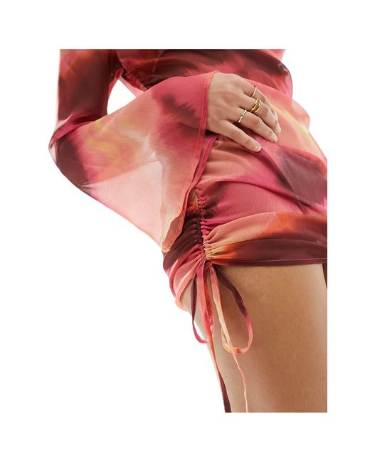 Miss Selfridge Red – strand-minikleid aus chiffon mit farbverlauf und wasserfallausschnitt