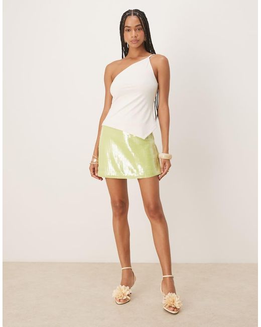 Top Hueso Asimétrico De Abercrombie & Fitch de color White