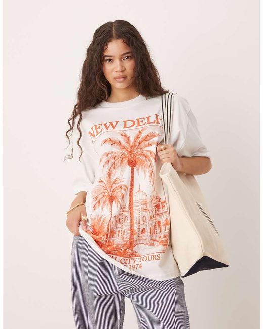 Camiseta Extragrande Con Estampado Gráfico "New Delhi" Y Abalorios De -Blanco ASOS de color Natural