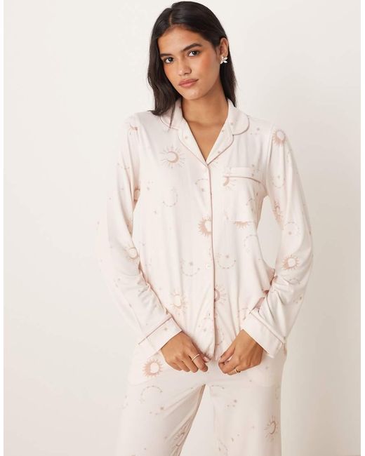 Chelsea Peers Natural Poly Long Sleeve Revere Pyjama Set