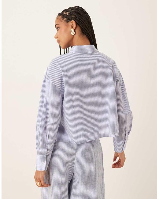 Mango Cropped Gestreept Overhemd Van Linnenmix in het Blue