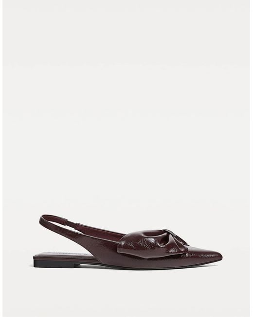 Chaussures plates avec nœud et bride arrière - bordeaux Stradivarius en coloris Red
