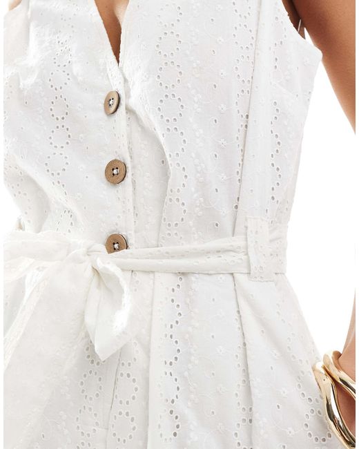 Combishort sans manches à broderies New Look en coloris White