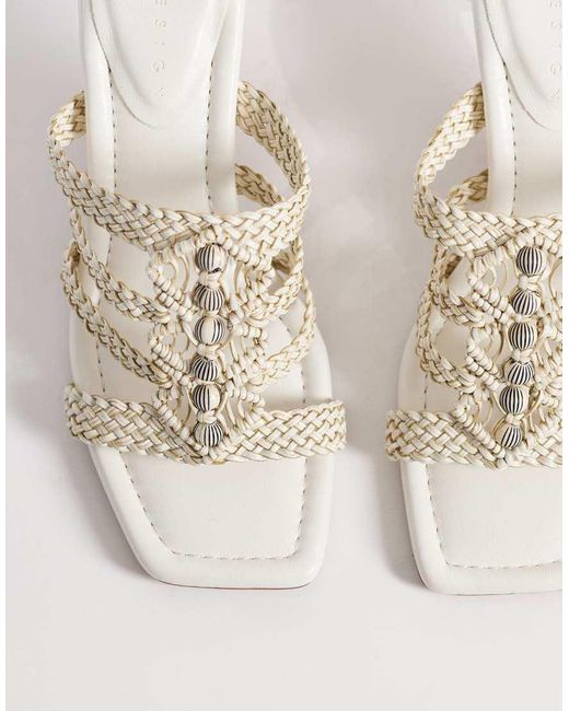 ASOS Hide in het White