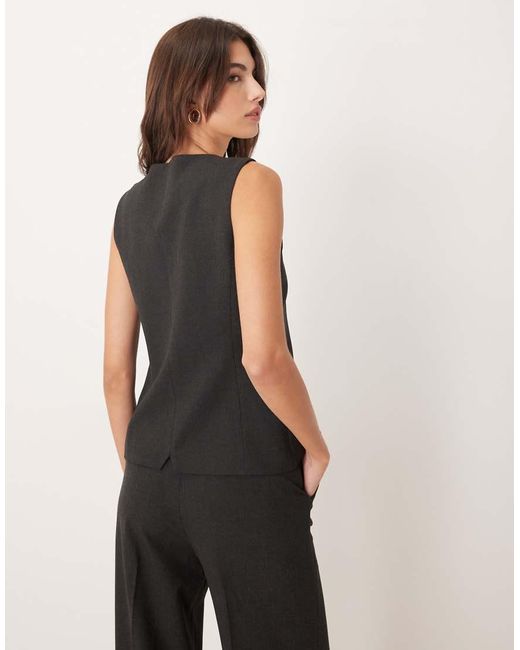 Daisy di Mango in Black