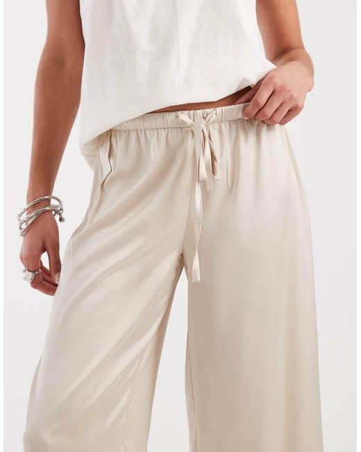 Motel Natural Tunelia Satin Capri Ruffle Edge Trousers