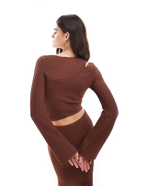 Top d'ensemble asymétrique en maille à larges côtes Bershka en coloris Brown