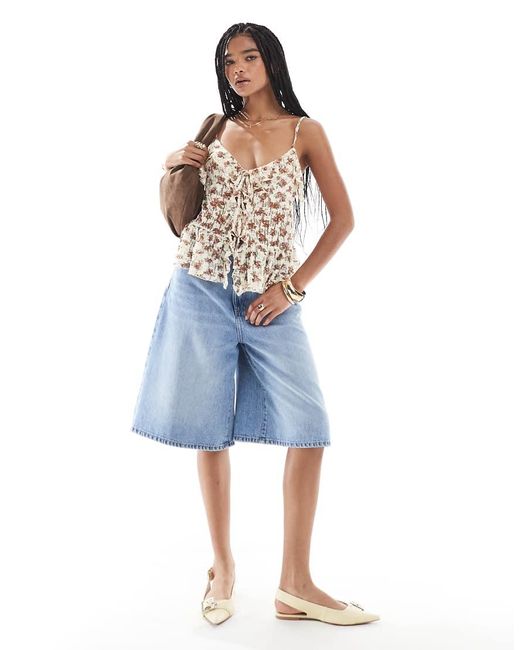 Canottiera Écru A Fiori Con Volant di Pull&Bear in White