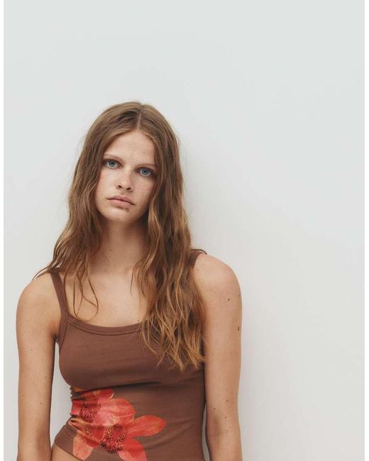 Pull&Bear Top Met Bandjes En Bloemenprint in het Brown