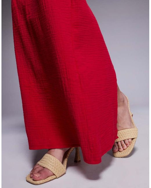 Kaiia Exclusives in het Red