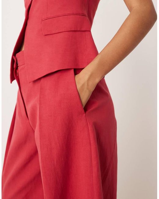 Pantalones Capri Rojos De Pernera Barrel De (Parte De Un Conjunto) Mango de color Red