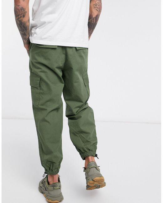 cargo pants with oversized t shirt