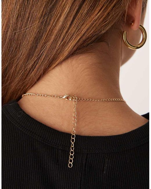 True Decadence Ketting Met Lang Bloemendetail Met Parel in het Black