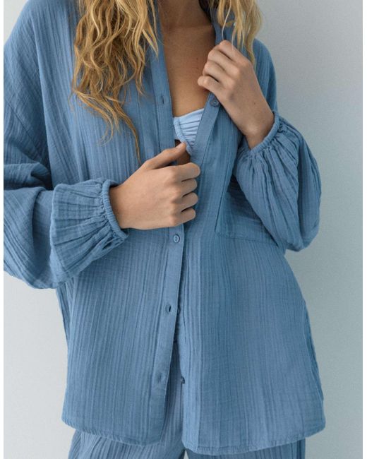 Pull&Bear Blue – chiffon-hemdbluse