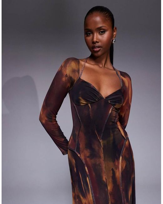 Vestido Largo Marrón De Manga Larga Con Floral Difuminado Y Detalle De Costuras A La Vista De Malla De ASOS de color Purple