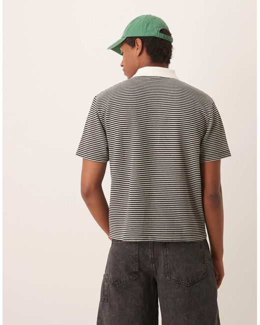 Polo décontracté et texturé coupe carrée à rayures avec broderie sur la poitrine - crème et noir ASOS pour homme en coloris Gray